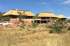 Mhondoro Lodge