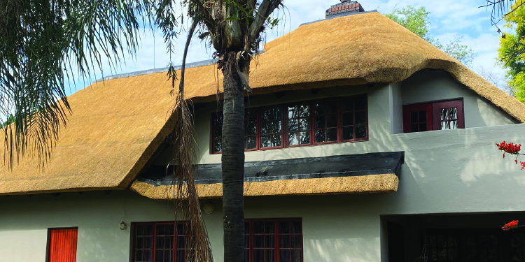 Evergreen Thatching - Window Sill